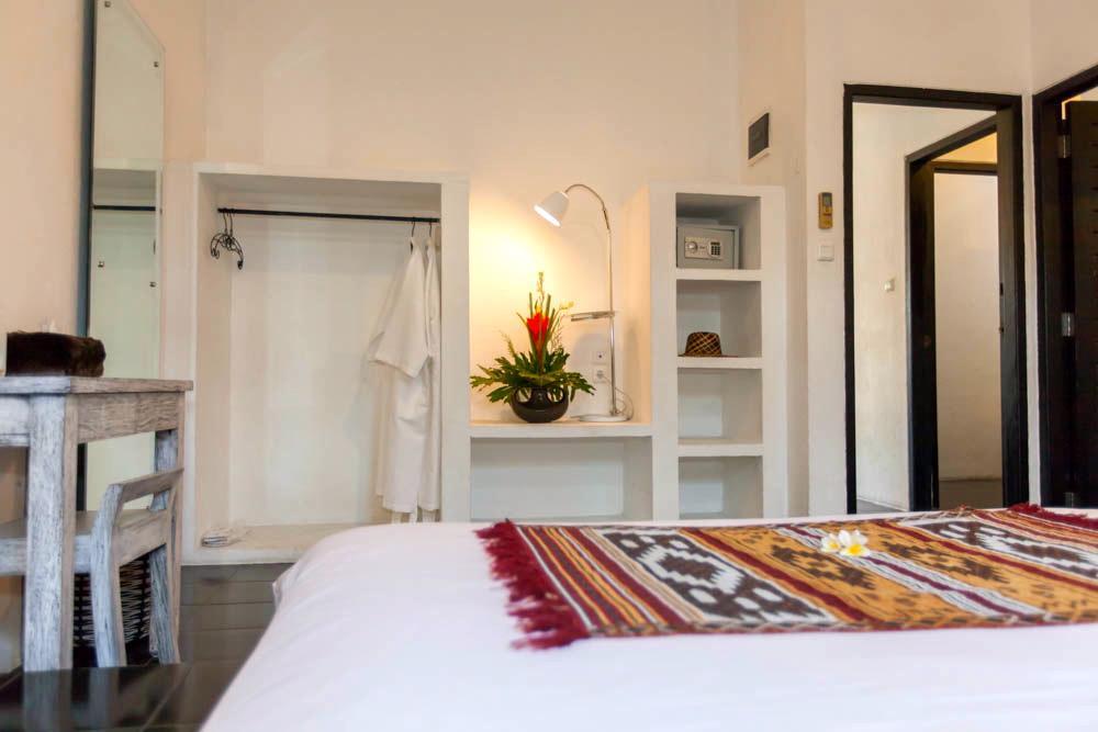 Art Rumah Dua Tiga Villa
