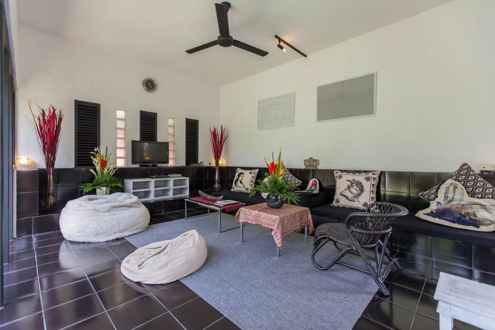 Art Rumah Dua Tiga Seminyak (Bali)