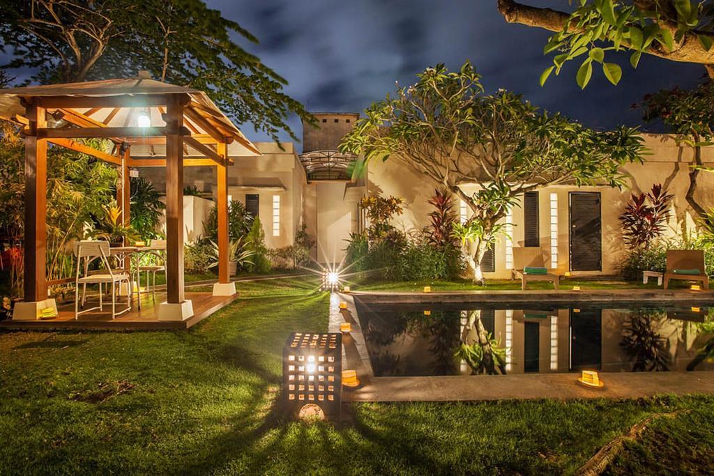 Art Rumah Dua Tiga Villa *