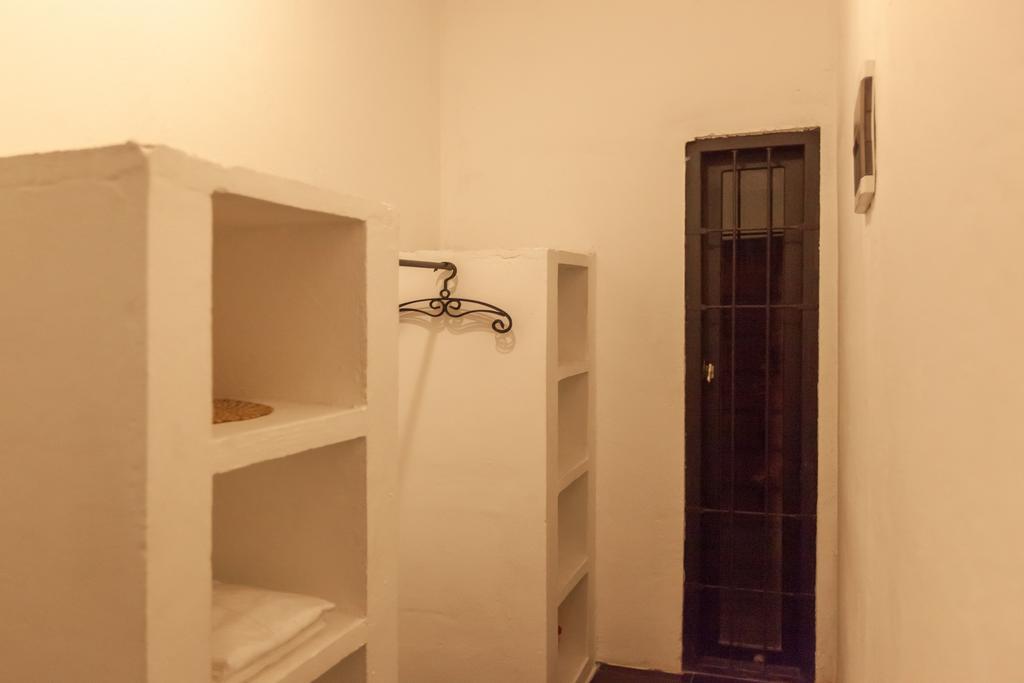 Art Rumah Dua Tiga Villa